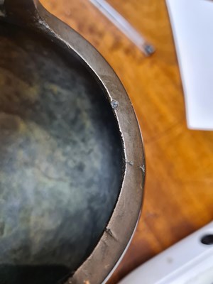 Lot 73 - AN 18TH/19TH CENTURY CHINESE BRONZE CENSER WITH SILVER WIRE INLAY