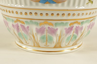 Lot 62 - A LATE 19TH CENTURY DRESDEN LARGE VASE AND COVER IN THE MANNER OF AUGUSTUS REX