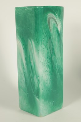 Lot 3 - A SIGNED 20TH CENTURY GREEN MARBLED GLASS VASE