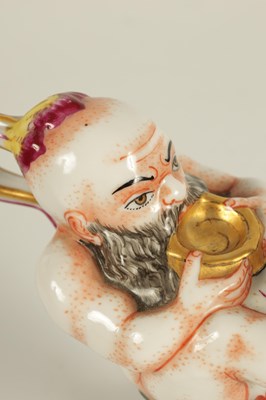 Lot 69 - A 19TH CENTURY ITALIAN CAPODIMONTE PORCELAIN INKWELL
