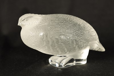 Lot 22 - A LALIQUE FRANCE FROSTED GLASS BIRD SCULPTURE