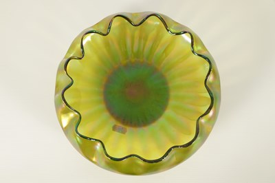 Lot 28 - AN EARLY 20TH CENTURY GREEN OPALESCENT LOETZ GLASS BOWL