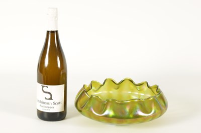 Lot 28 - AN EARLY 20TH CENTURY GREEN OPALESCENT LOETZ GLASS BOWL