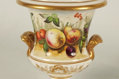 Lot 51 - A 19TH CENTURY SPODE TYPE THREE PIECE GARNITURE SET OF PORCELAIN VASES