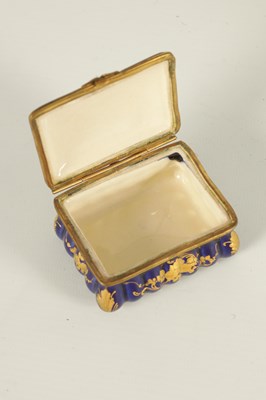 Lot 88 - AN 18TH CENTURY SEVRES STYLE PORCELAIN BOX