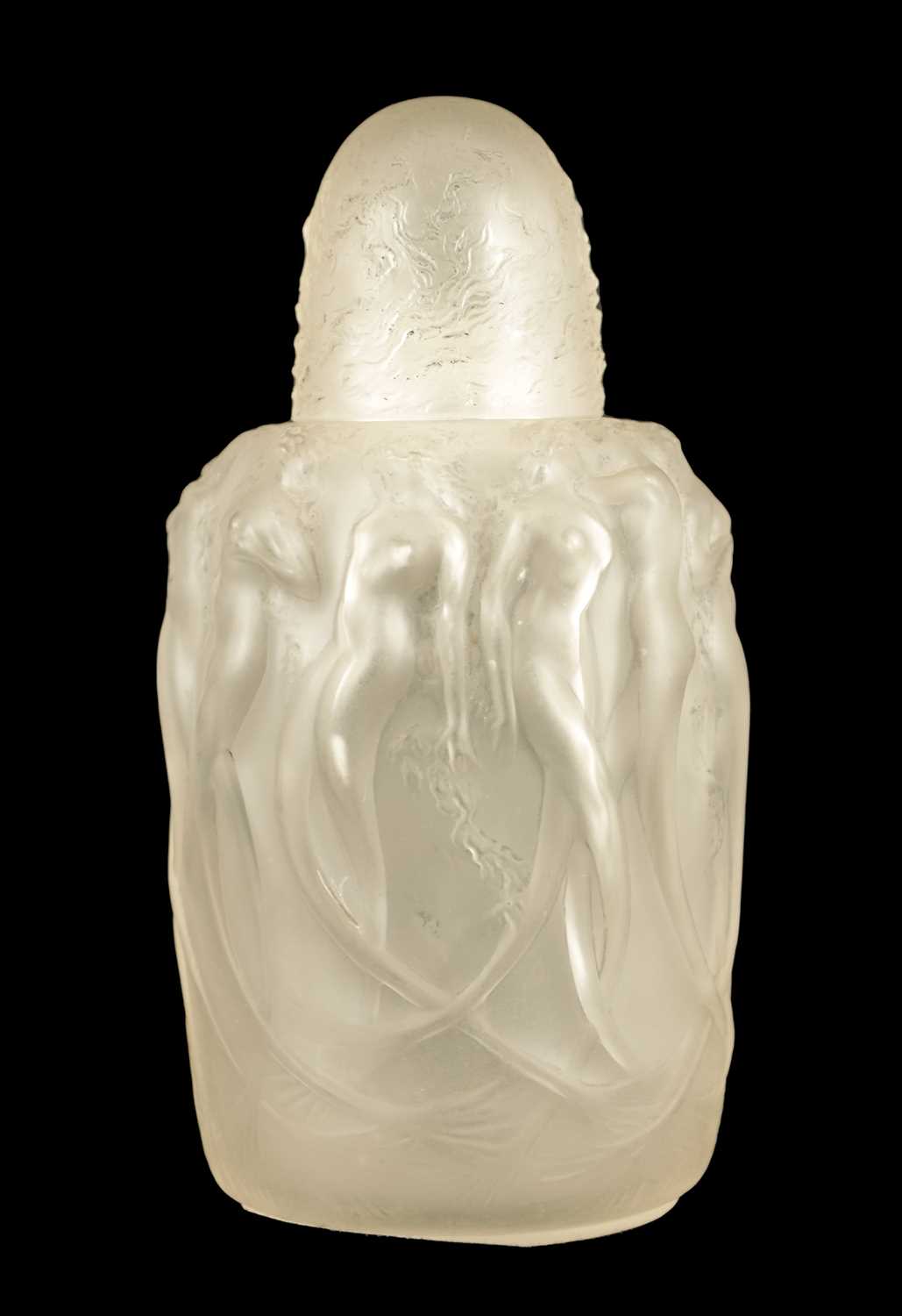 Lot 4 - A RENE LALIQUE OPALESCENT 'SIRENES' BRULE PARFUMS FROSTED PERFUME BURNER