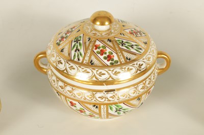 Lot 87 - A GROUPED COLLECTION OF VARIOUS LATE 18TH AND EARLY 19TH CENTURY DERBY CUPS, SAUCERS AND OTHER TABLEWARES