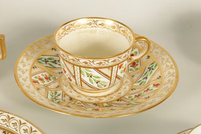 Lot 87 - A GROUPED COLLECTION OF VARIOUS LATE 18TH AND EARLY 19TH CENTURY DERBY CUPS, SAUCERS AND OTHER TABLEWARES