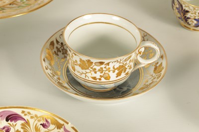 Lot 87 - A GROUPED COLLECTION OF VARIOUS LATE 18TH AND EARLY 19TH CENTURY DERBY CUPS, SAUCERS AND OTHER TABLEWARES