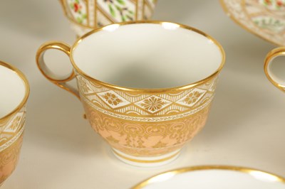 Lot 87 - A GROUPED COLLECTION OF VARIOUS LATE 18TH AND EARLY 19TH CENTURY DERBY CUPS, SAUCERS AND OTHER TABLEWARES