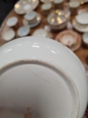 Lot 87 - A GROUPED COLLECTION OF VARIOUS LATE 18TH AND EARLY 19TH CENTURY DERBY CUPS, SAUCERS AND OTHER TABLEWARES