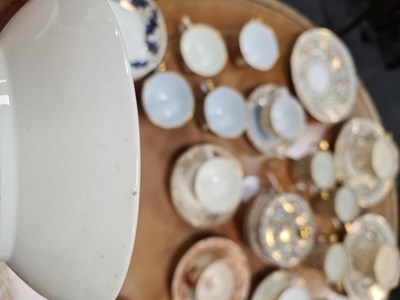 Lot 87 - A GROUPED COLLECTION OF VARIOUS LATE 18TH AND EARLY 19TH CENTURY DERBY CUPS, SAUCERS AND OTHER TABLEWARES