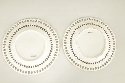 Lot 78 - A PAIR OF LATE 19TH CENTURY MINTON CABINET PLATES