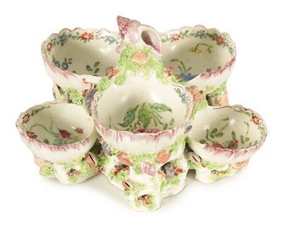 Lot 33 - AN UNUSUAL 18TH CENTURY BOW SWEET MEAT STAND