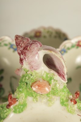 Lot 33 - AN UNUSUAL 18TH CENTURY BOW SWEET MEAT STAND