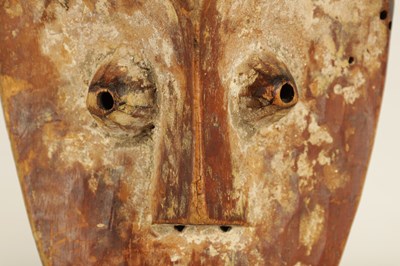 Lot 583 - AN ANTIQUE CARVED AFRICAN MASK