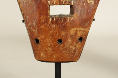 Lot 583 - AN ANTIQUE CARVED AFRICAN MASK