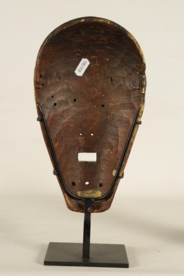 Lot 583 - AN ANTIQUE CARVED AFRICAN MASK