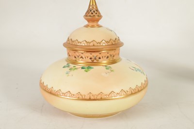 Lot 44 - A LOCKE & Co. WORCESTER GILT AND BLUSHED IVORY POT POURRI BOWL AND COVER