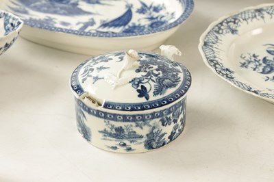 Lot 40 - A SELECTION OF 18TH CENTURY ENGLISH PORCELAIN