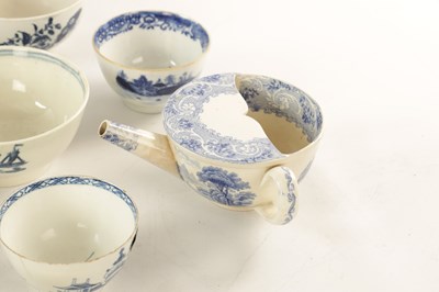 Lot 40 - A SELECTION OF 18TH CENTURY ENGLISH PORCELAIN