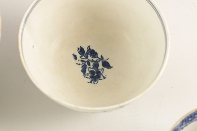 Lot 40 - A SELECTION OF 18TH CENTURY ENGLISH PORCELAIN