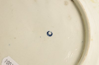 Lot 40 - A SELECTION OF 18TH CENTURY ENGLISH PORCELAIN