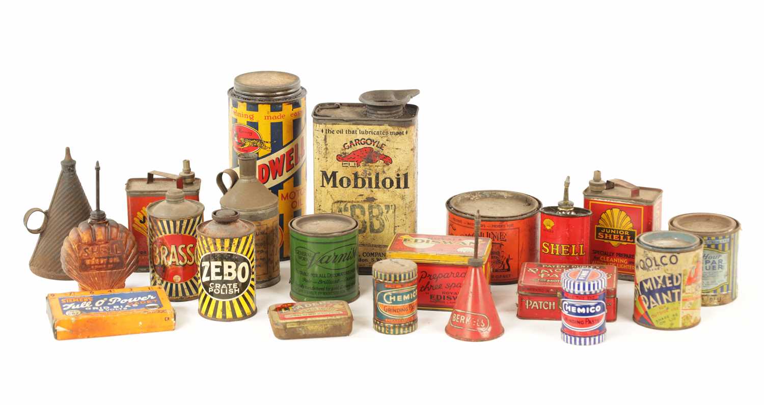 Lot 11 - A COLLECTION OF VINTAGE MISCELLANEOUS CAR AND MOTORCYCLE ACCESSORIES