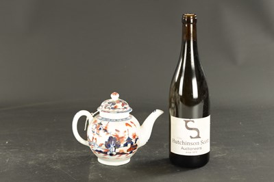 Lot 397 - A LATE 18TH CENTURY LOWESTOFT TEAPOT