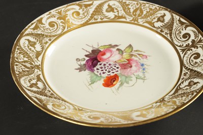 Lot 69 - A PAIR OF DERBY PORCELIAN PLATES PAINTED WITH SPRAYS OF FLOWERS CIRCA 1810