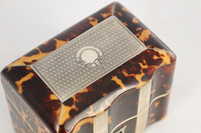 Lot 1072 - A SMALL 19TH CENTURY TORTOISESHELL AND MOTHER OF PEARL INLAID PERFUME BOX