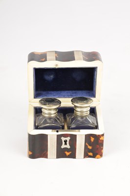 Lot 1072 - A SMALL 19TH CENTURY TORTOISESHELL AND MOTHER OF PEARL INLAID PERFUME BOX
