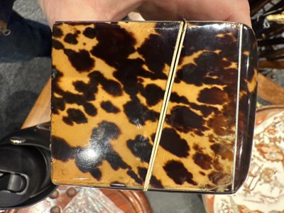 Lot 1072 - A SMALL 19TH CENTURY TORTOISESHELL AND MOTHER OF PEARL INLAID PERFUME BOX