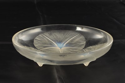 Lot 7 - A R LALIQUE 'VOLUBILIS' OPALESCENT GLASS DISH