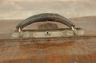 Lot 650 - A 19TH CENTURY GENTLEMAN'S CROCODILE SKIN TRAVELLING BAG