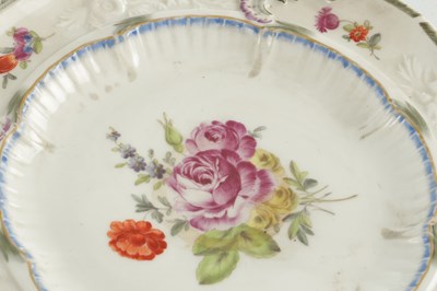 Lot 24 - A SET OF SIX LATE 19TH CENTURY CONTINENTAL PORCELAIN PLATES