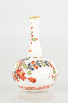 Lot 48 - A 19TH CENTURY MEISSEN PORCELAIN POUNCE POT AND A MINIATURE MEISSEN VASE
