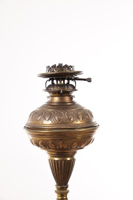 Lot 501 - A 19TH CENTURY GILT BRASS STANDARD OIL LAMP