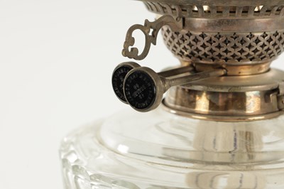 Lot 551 - A VICTORIAN SILVER PLATED CORINTHIAN COLUMN OIL LAMP