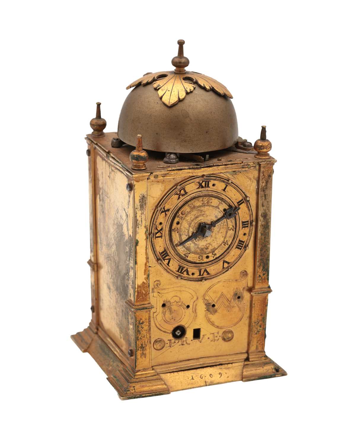 Lot 1301 - AN EARLY 17TH CENTURY GERMAN GILT CASED STRIKING TABLE CLOCK