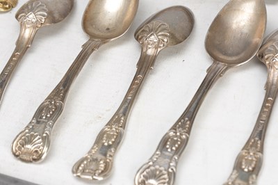 Lot 3 - A COLLECTION OF GEORGIAN ENGLISH SILVER KING'S PATTERN FLATWARE AND CUTLERY