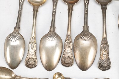 Lot 3 - A COLLECTION OF GEORGIAN ENGLISH SILVER KING'S PATTERN FLATWARE AND CUTLERY