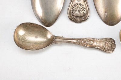 Lot 3 - A COLLECTION OF GEORGIAN ENGLISH SILVER KING'S PATTERN FLATWARE AND CUTLERY