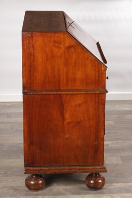 Lot 1674 - A WILLIAM AND MARY HERRINGBONE INLAID FIGURED WALNUT BUREAU OF SMALL SIZE