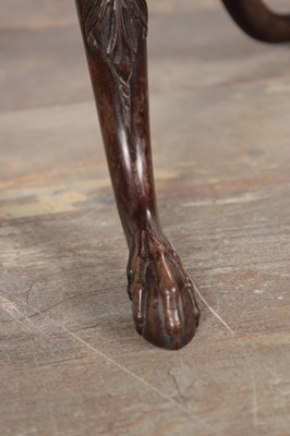 Lot 1685 - A FINE GEORGE III CARVED MAHOGANY KETTLE STAND