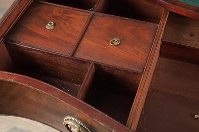 Lot 1569 - A GEORGE III MAHOGANY GENTLEMAN'S SERPENTINE FRONT DRESSING CHEST