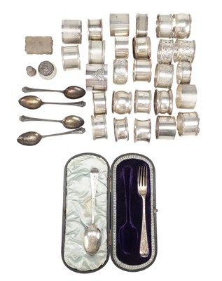 Lot 121 - A COLLECTION OF 20TH CENTURY SILVER NAPKIN RINGS AND OTHER ITEMS