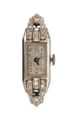 Lot 359 - AN ART DECO FRENCH PLATINUM AND DIAMOND SET LADIES WRIST WATCH