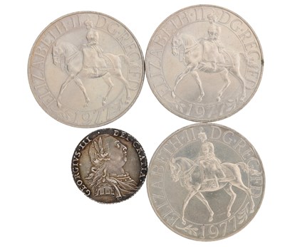 Lot 259 - A COLLECTION OF THREE 1977 QUEEN ELIZABETH II CROWN COMMEMORATIVE COINS AND A 1787 GEORGE III ENGLISH SILVER SHILLING