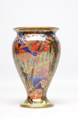 Lot 691 - AN EARLY 20TH CENTURY WEDGWOOD FAIRYLAND LUSTRE VASE IN THE IMPS ON A BRIDGE PATTERN Z5481
